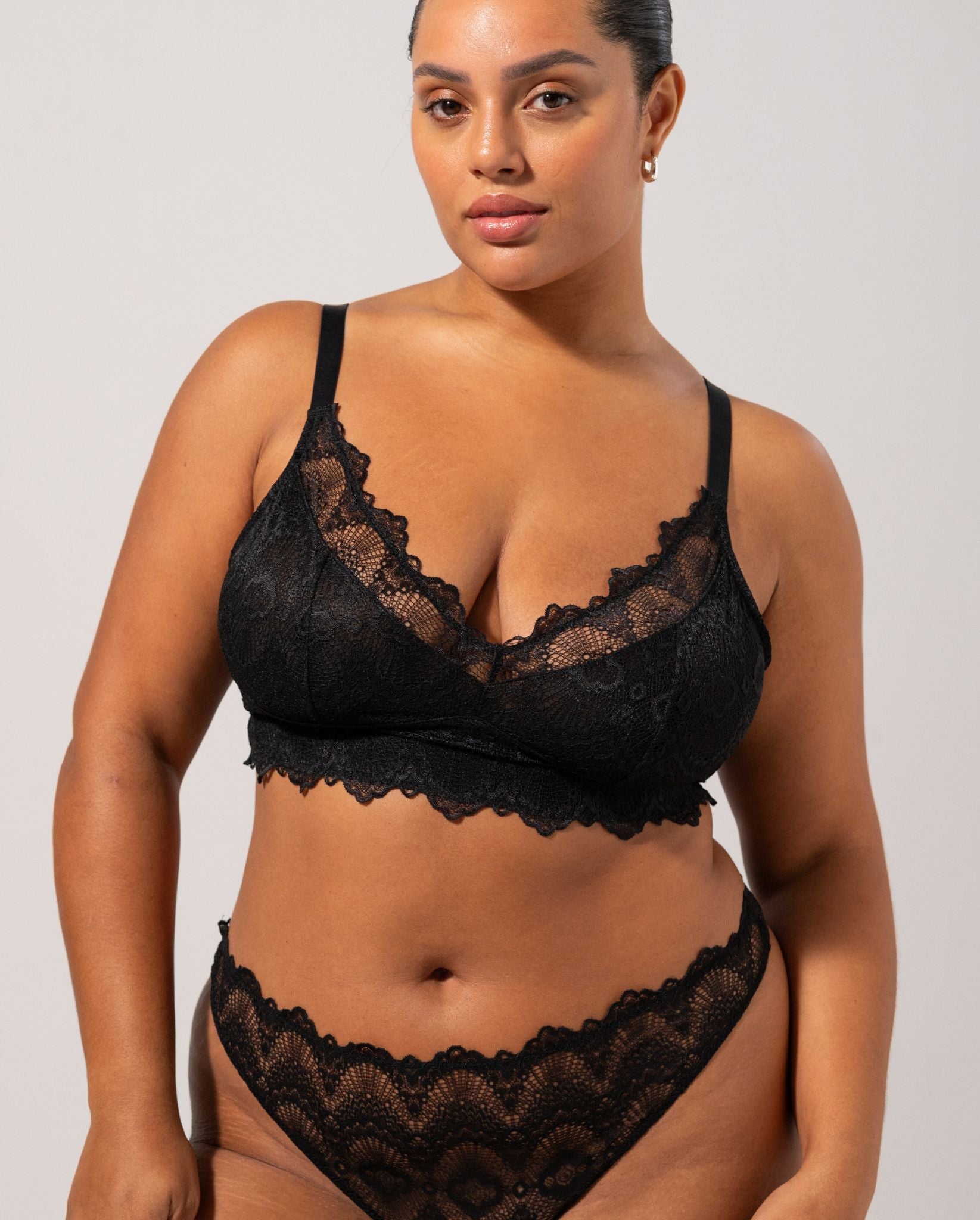 Wholesale black sexy big breast lingerie For An Irresistible Look 